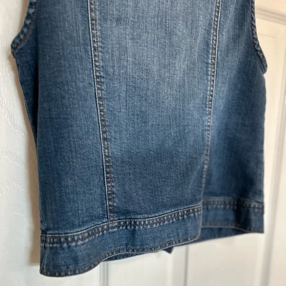 Jean Vest - Picture 9 of 14